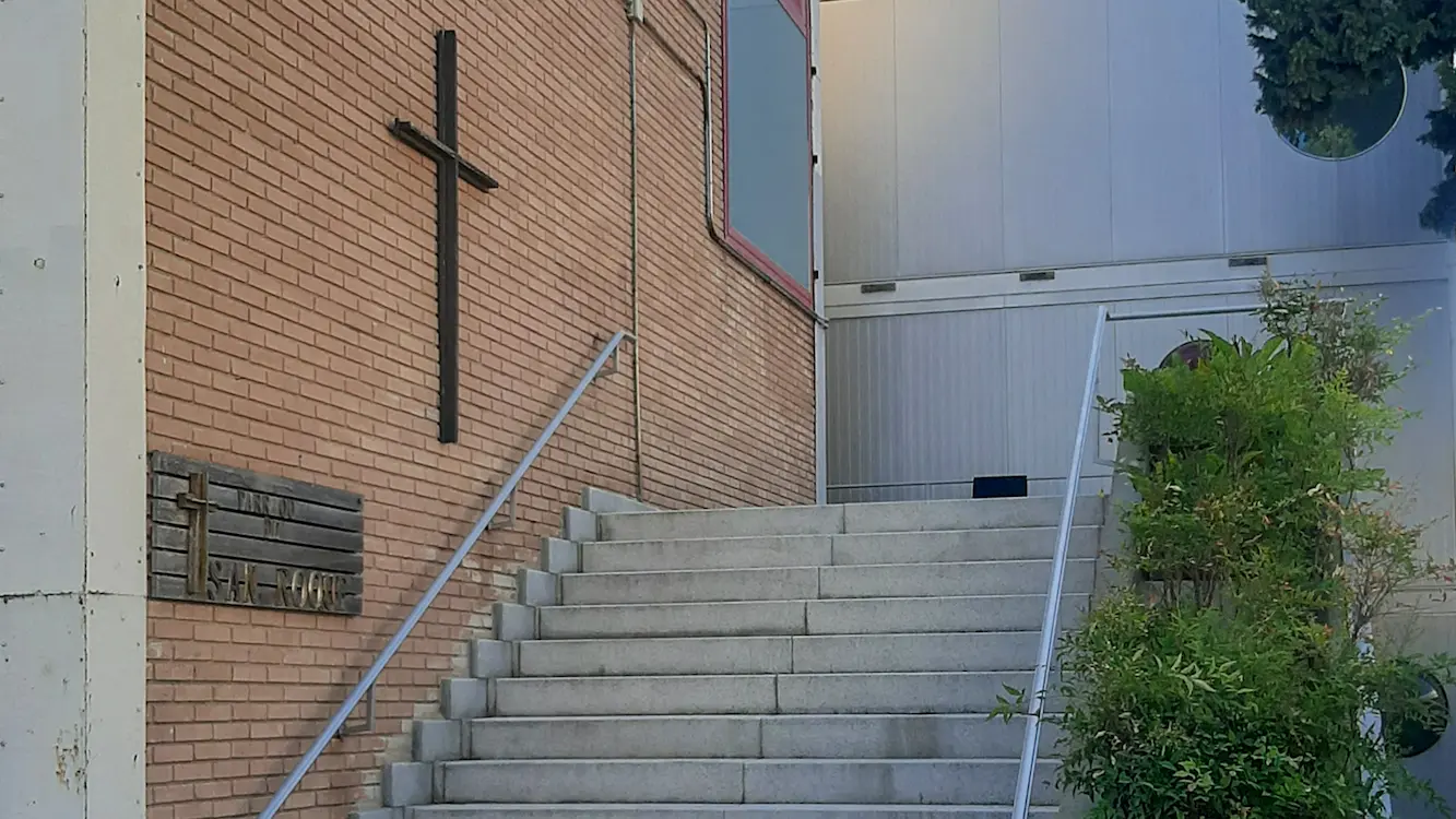 Set exterior — 4