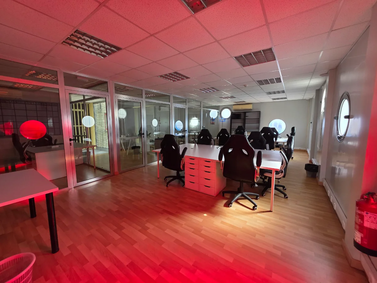 planta de oficinas — Squirrel Studio Space