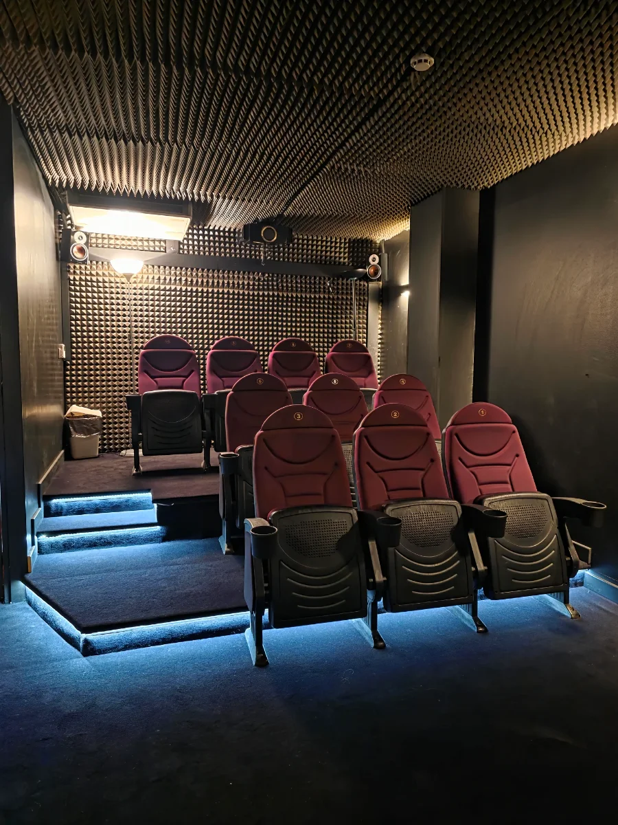 sala de visionado — Squirrel Studio Space