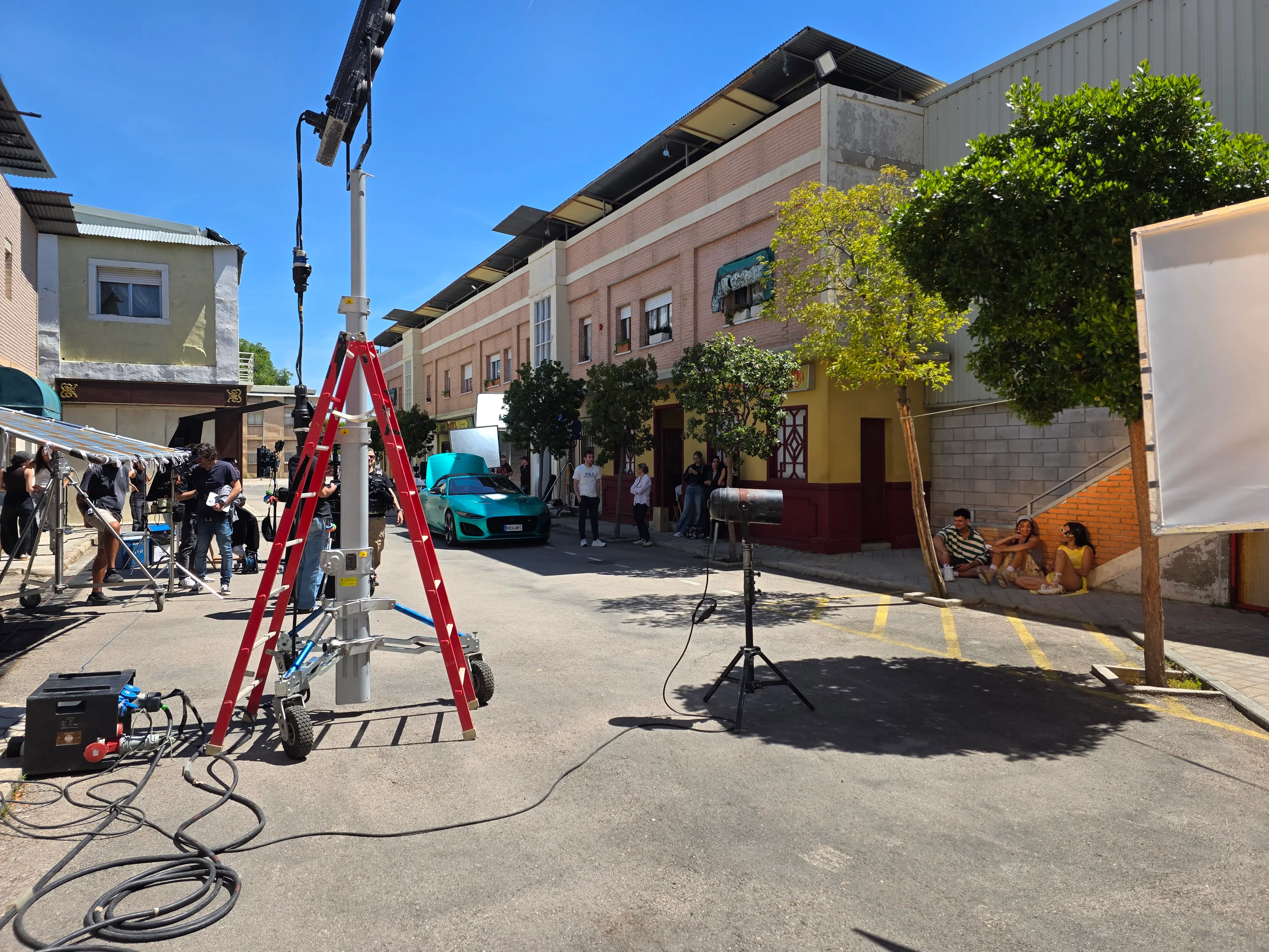 Rodaje de un spot publicitario en el set exterior de Squirrel Studio Space